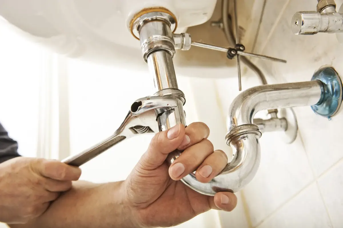 How to Handle a Plumbing Emergency: Tips for Homeowners