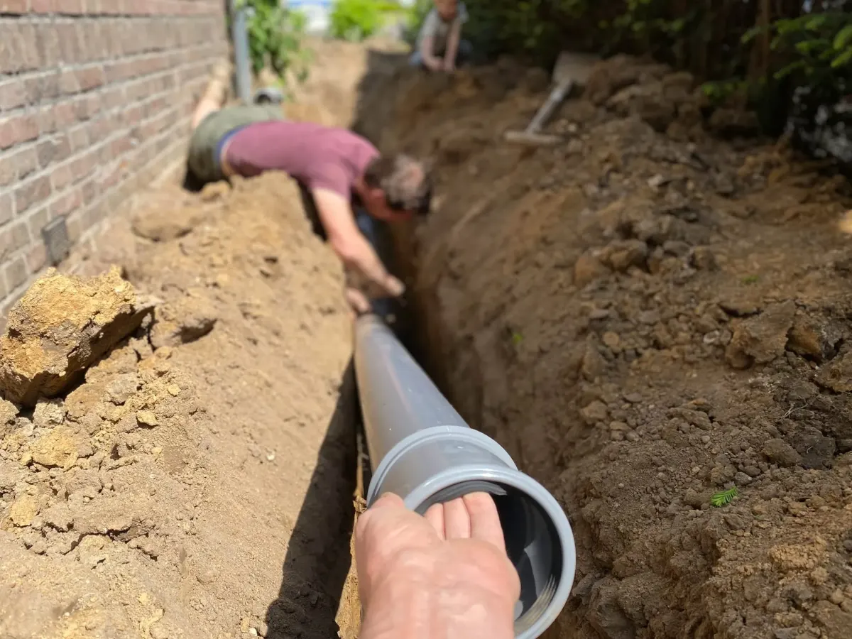 Trenchless line repair in a Tampa yard